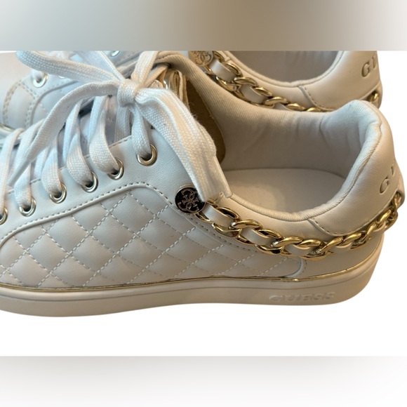 GUESS | Reney Chain Quilted Sneakers | Size 7.5 - Picture 12 of 16